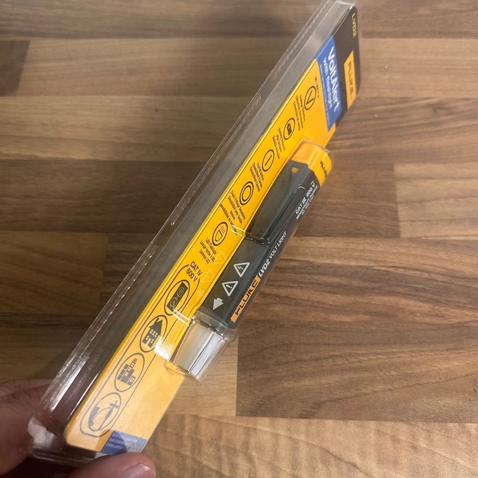 Fluke LVD2 Voltage Detector Non-Contact Voltstick Volt Pen Tester Dual Sensor - Image 5