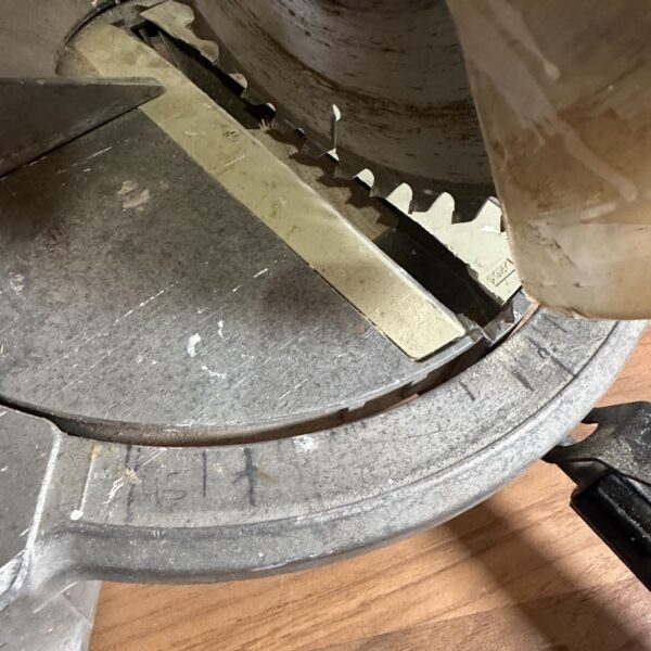 Makita LS1040 Compound Mitre Saw 110V 1650W 255mm Slide Bevel Cut