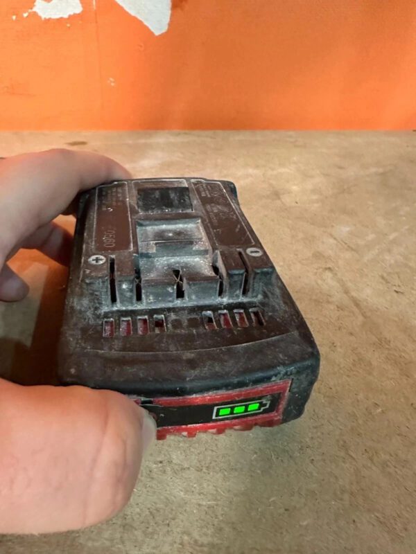 Bosch WCBAT612 18-Volt Lithium-Ion 2.0 Ah Wireless Charging Battery