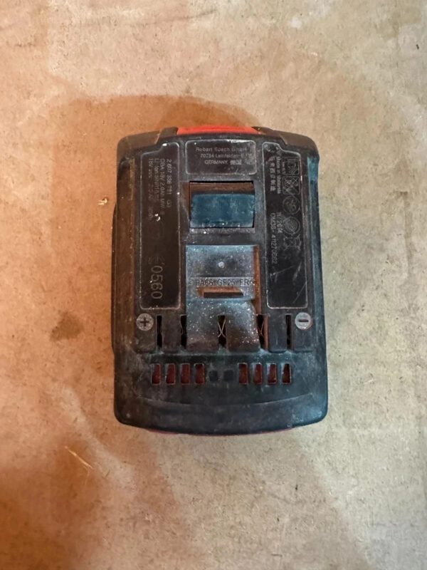 Bosch WCBAT612 18-Volt Lithium-Ion 2.0 Ah Wireless Charging Battery