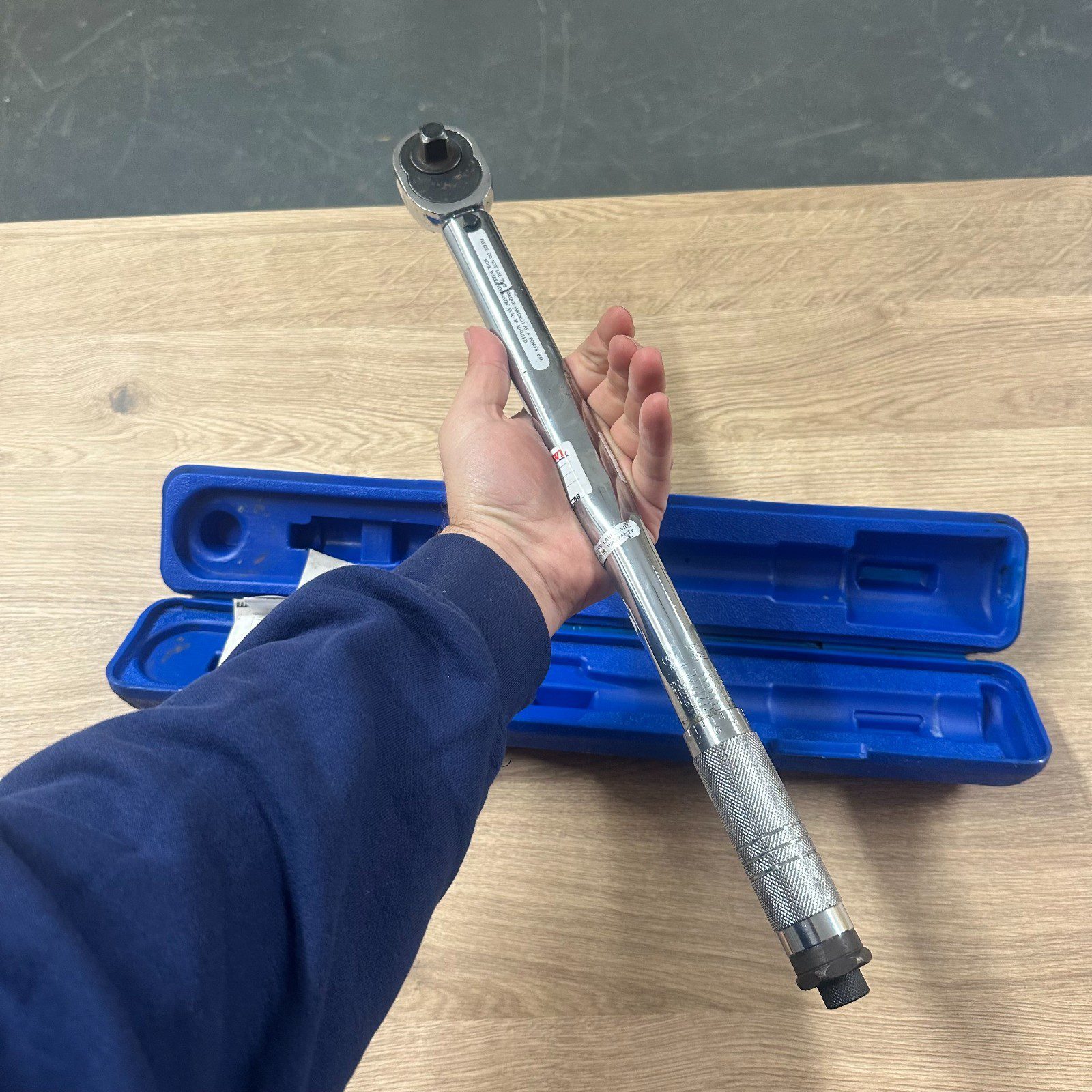 Laser Tools Torque Wrench 3/8" Drive 10–150 ft-lb – With Case - Image 19