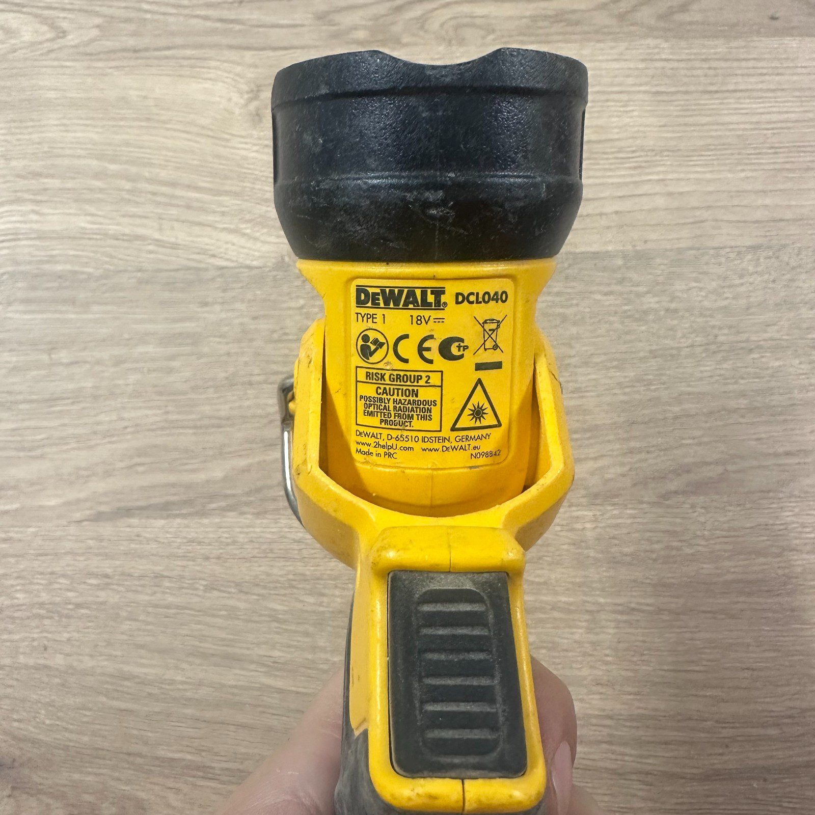 Dewalt DCL040 18V XR LED Torch - Body Only - Image 3
