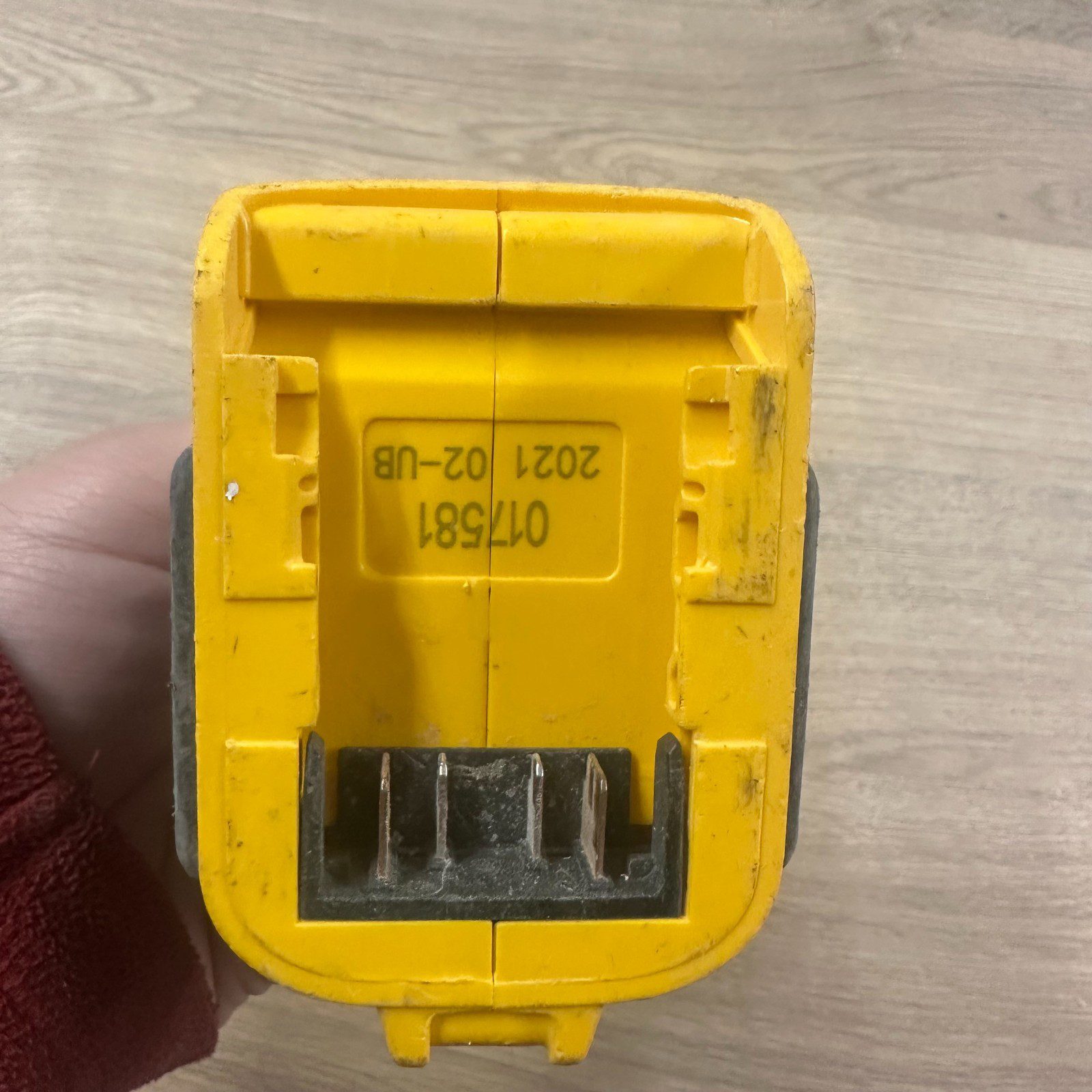 Dewalt DCL040 18V XR LED Torch - Body Only - Image 5