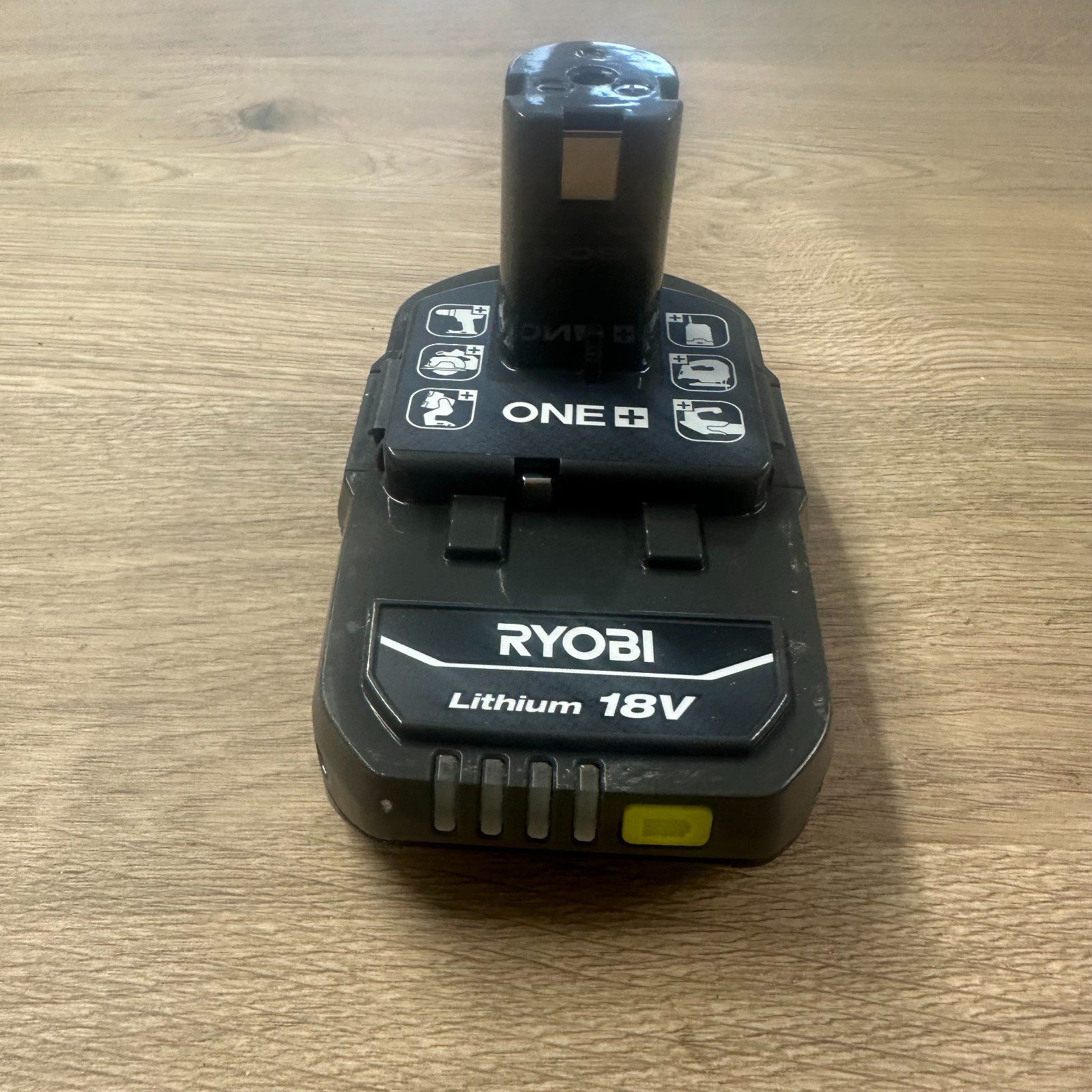 RYOBI Li-Ion Battery RB1815C ONE+ 18V 1.5 Ah Lithium With Fuel Gauge Powerful - Image 2