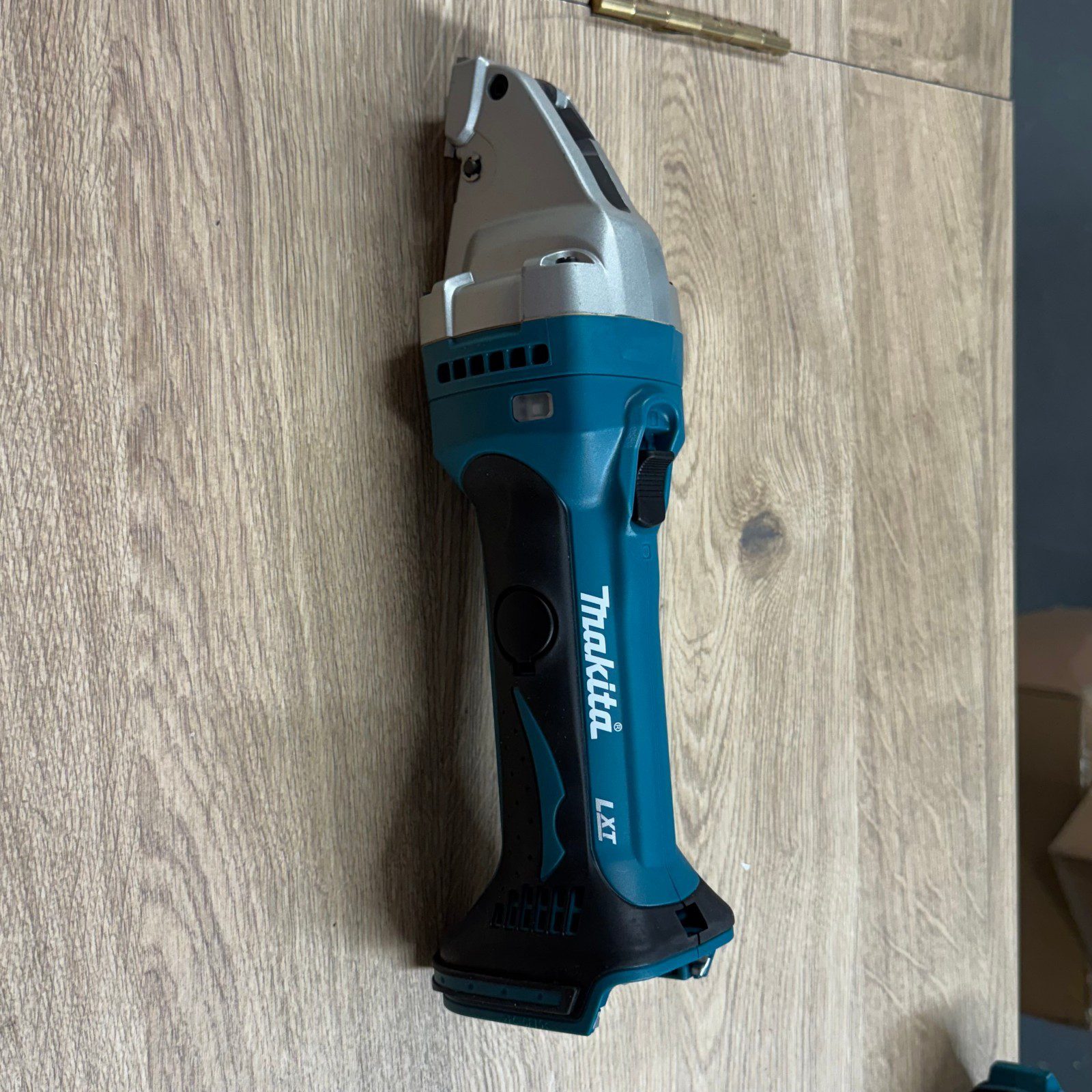 Makita DJS161 18V LXT Cordless Metal Straight Shear Bare Unit - Image 8