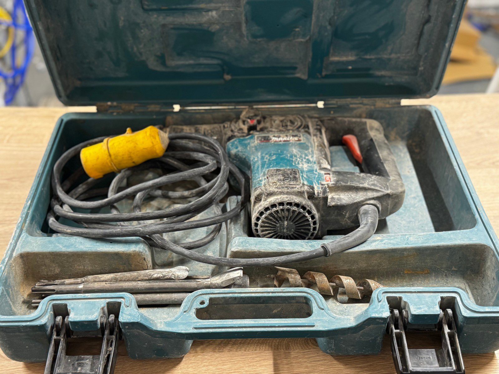 Makita HR3000C 110V SDS+ Rotary Hammer Drill with Case and Bits – Used - Image 1