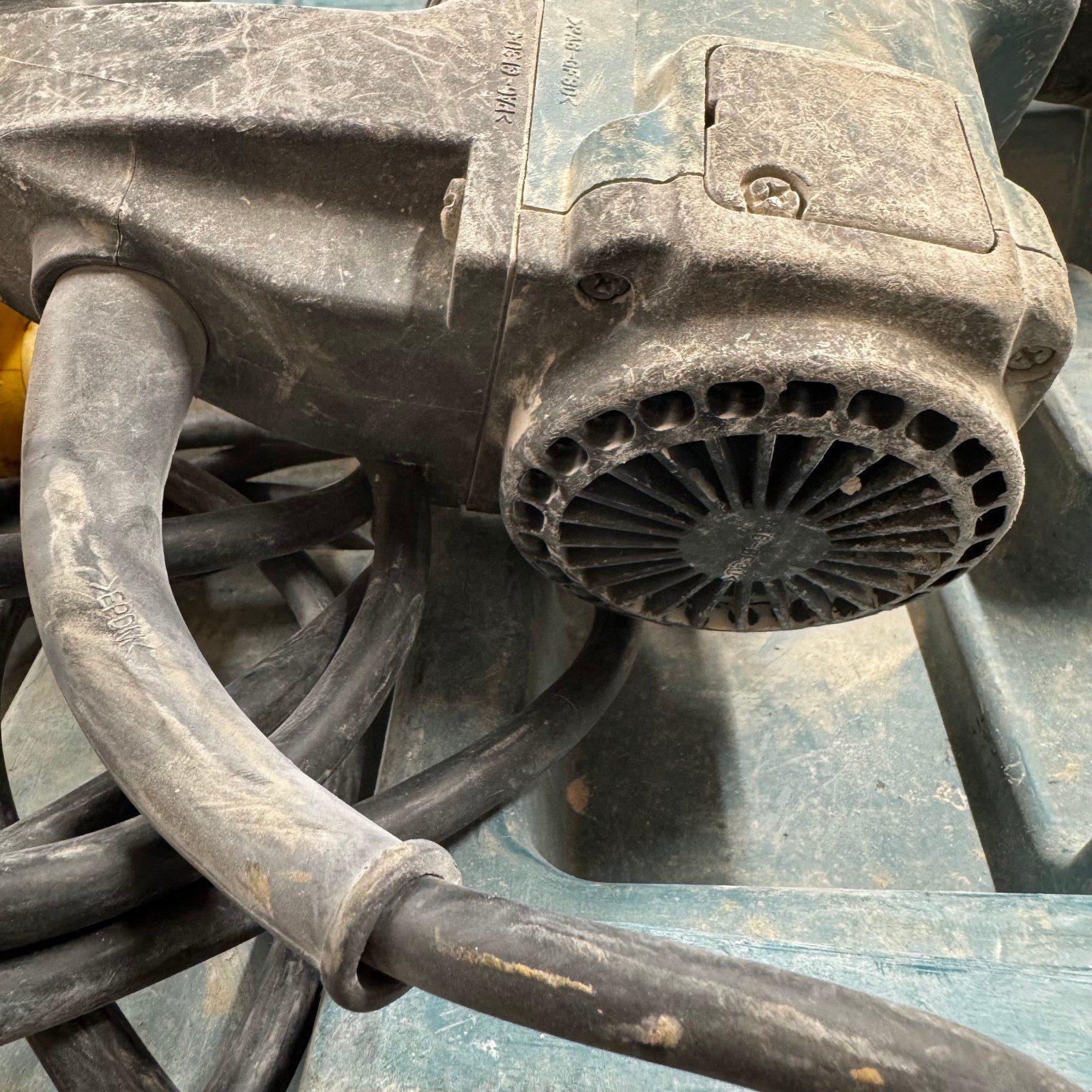 Makita HR3000C 110V SDS+ Rotary Hammer Drill with Case and Bits – Used - Image 5