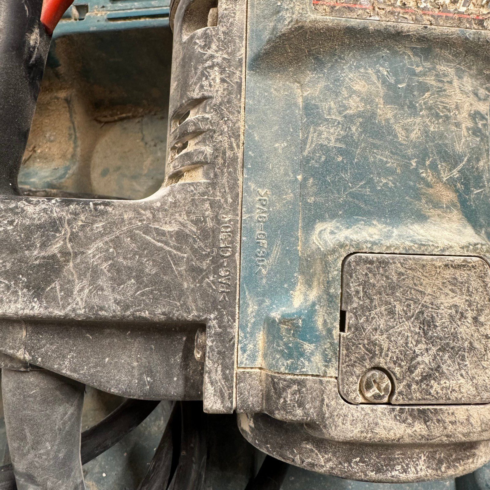 Makita HR3000C 110V SDS+ Rotary Hammer Drill with Case and Bits – Used - Image 6