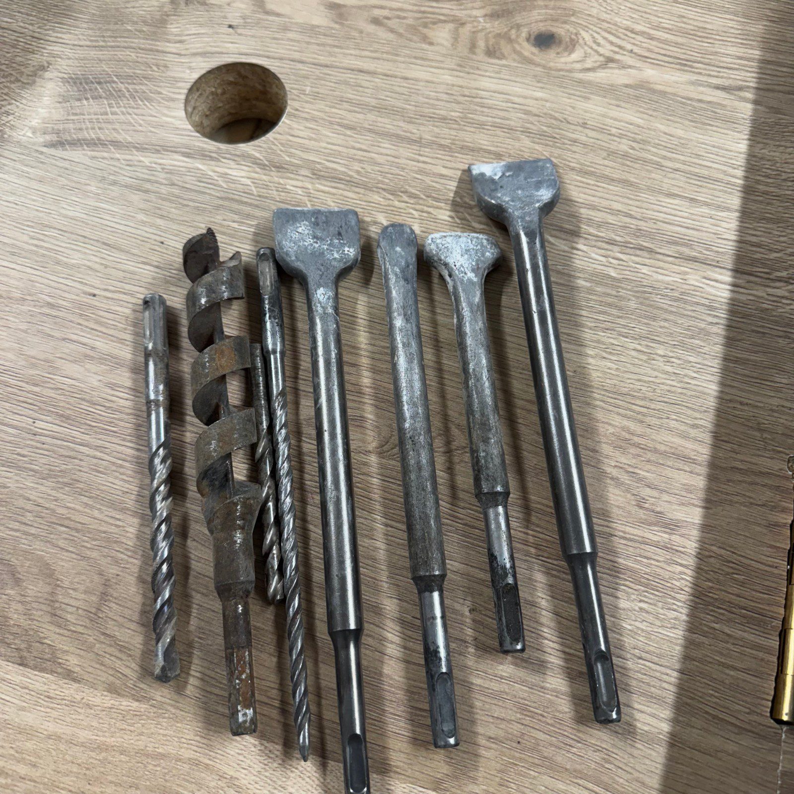 Makita HR3000C 110V SDS+ Rotary Hammer Drill with Case and Bits – Used - Image 8