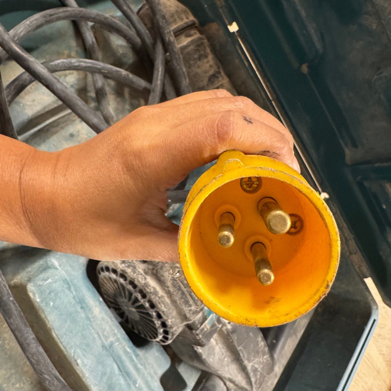 Makita HR3000C 110V SDS+ Rotary Hammer Drill with Case and Bits – Used - Image 11