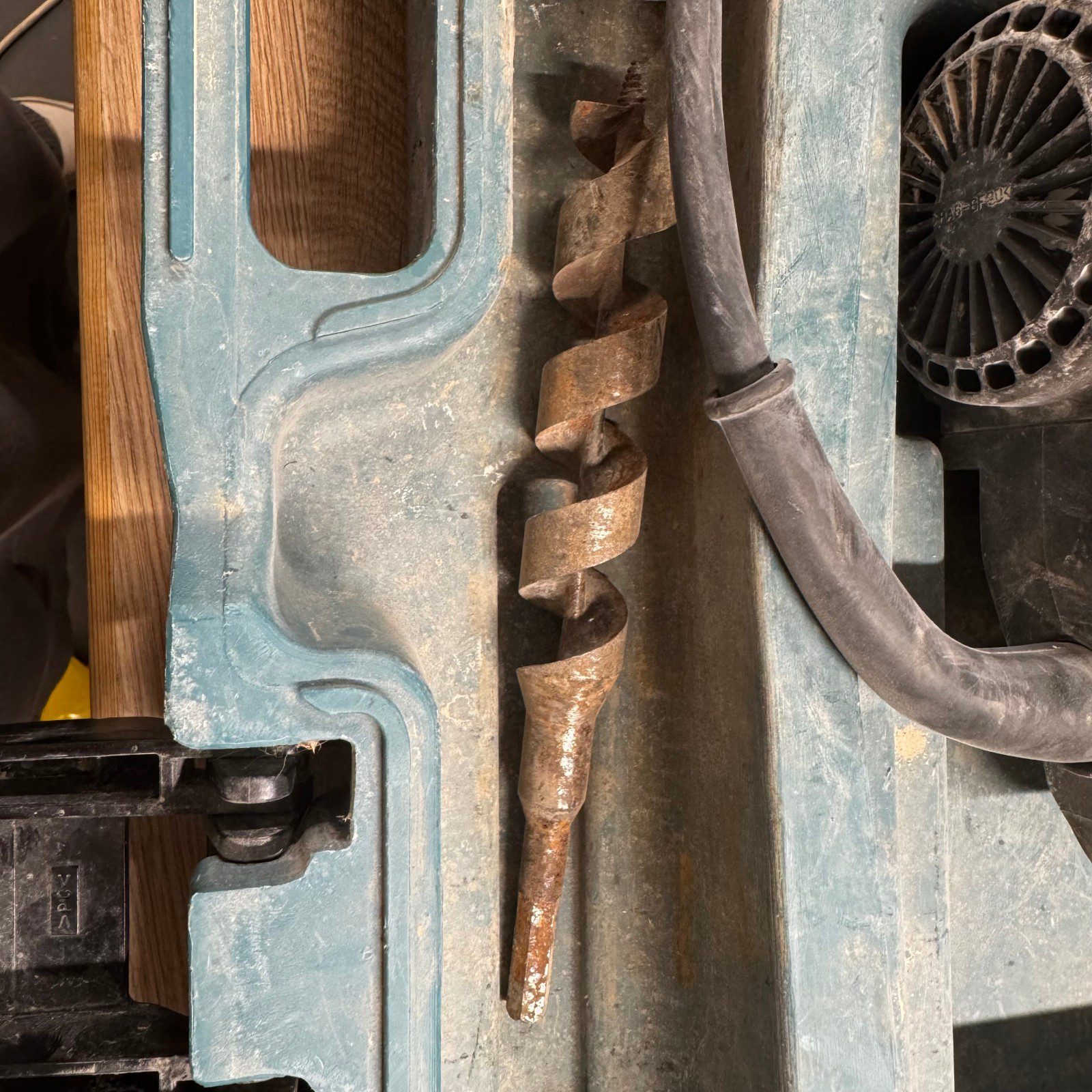 Makita HR3000C 110V SDS+ Rotary Hammer Drill with Case and Bits – Used - Image 13