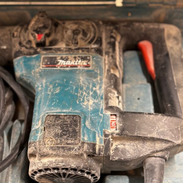 Makita HR3000C 110V SDS+ Rotary Hammer Drill with Case and Bits – Used