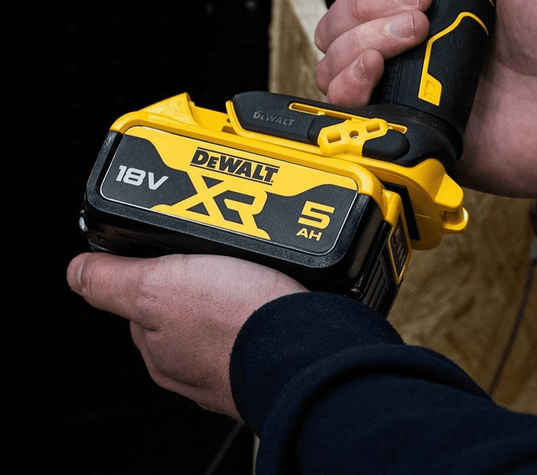 DeWalt DCB184 18V 5.0Ah XR Li-Ion Battery Pack Genuine New - Image 4