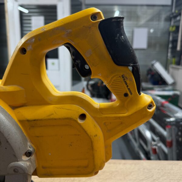 Dewalt DCS777N-XJ XR Flexvolt 54V Cordless Mitre Saw Bare Unit