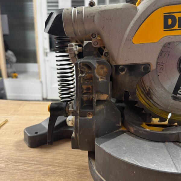 Dewalt DCS777N-XJ XR Flexvolt 54V Cordless Mitre Saw Bare Unit