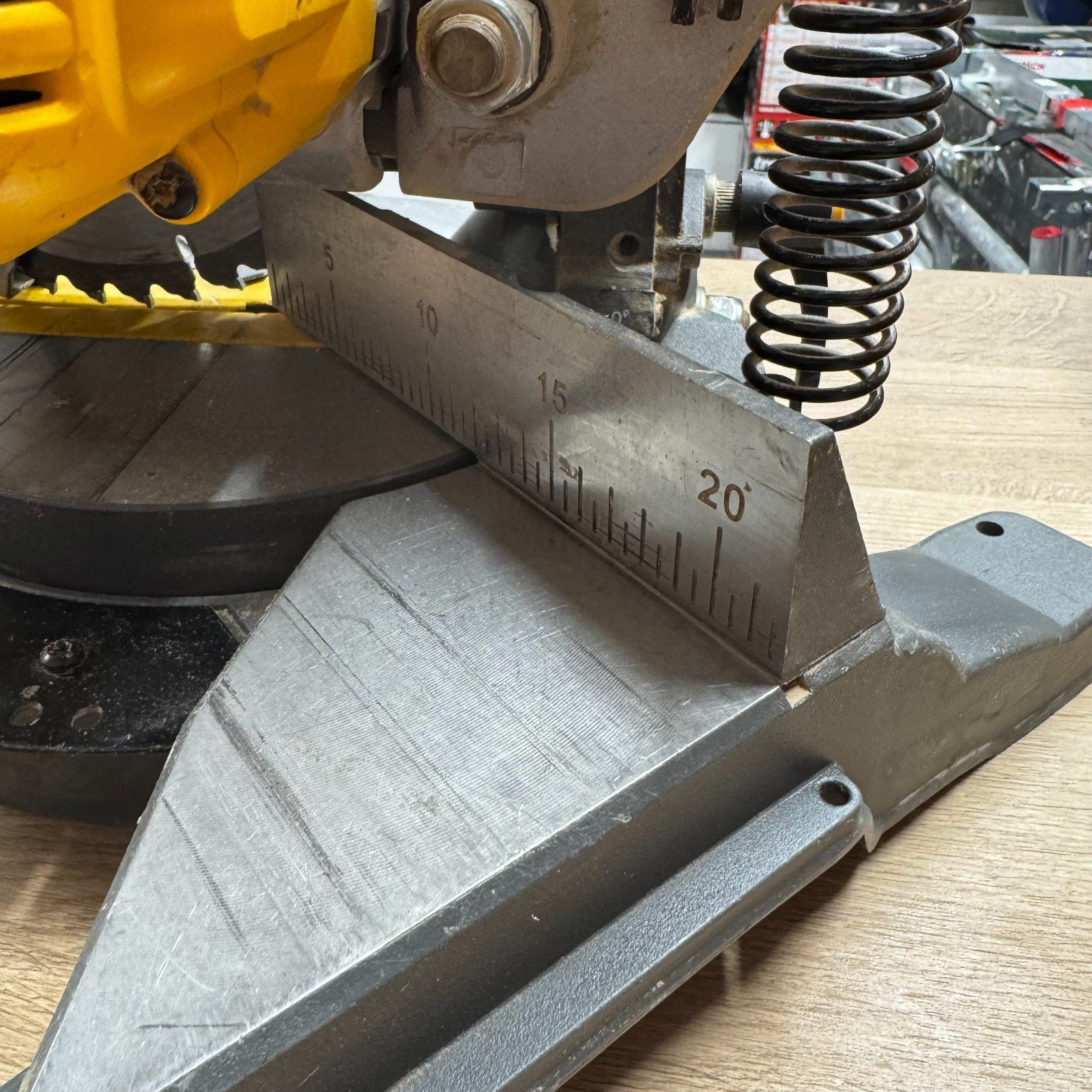 Dewalt DCS777N-XJ XR Flexvolt 54V Cordless Mitre Saw Bare Unit - Image 9