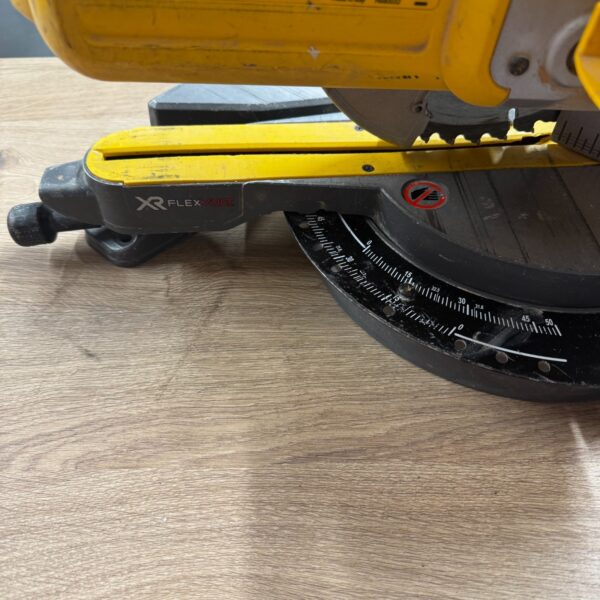 Dewalt DCS777N-XJ XR Flexvolt 54V Cordless Mitre Saw Bare Unit