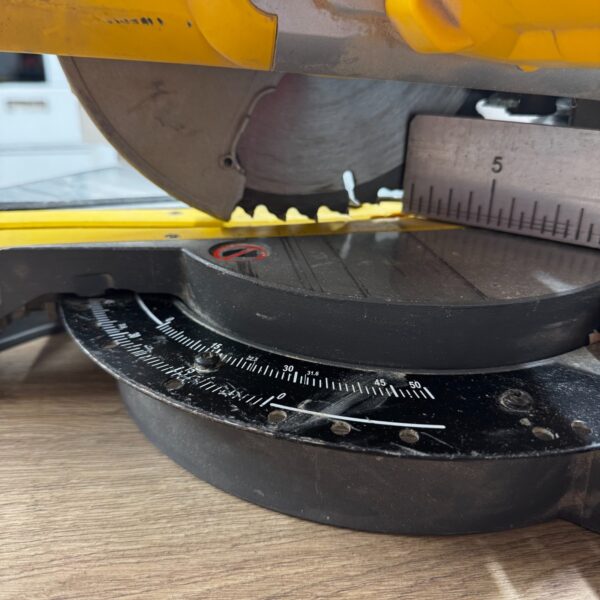 Dewalt DCS777N-XJ XR Flexvolt 54V Cordless Mitre Saw Bare Unit