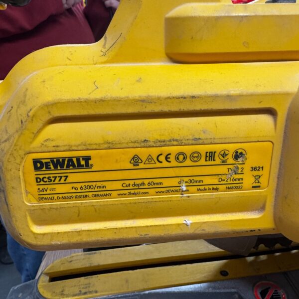 Dewalt DCS777N-XJ XR Flexvolt 54V Cordless Mitre Saw Bare Unit