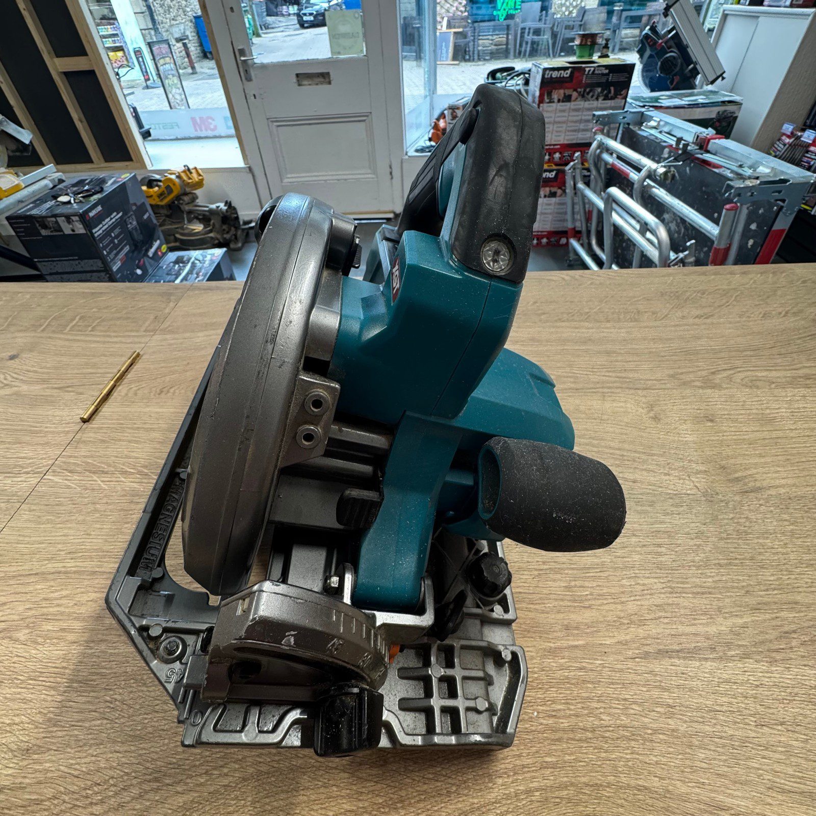 Makita HS004G XGT 40V Max Circular Saw Brushless Bare Unit Used - Image 4