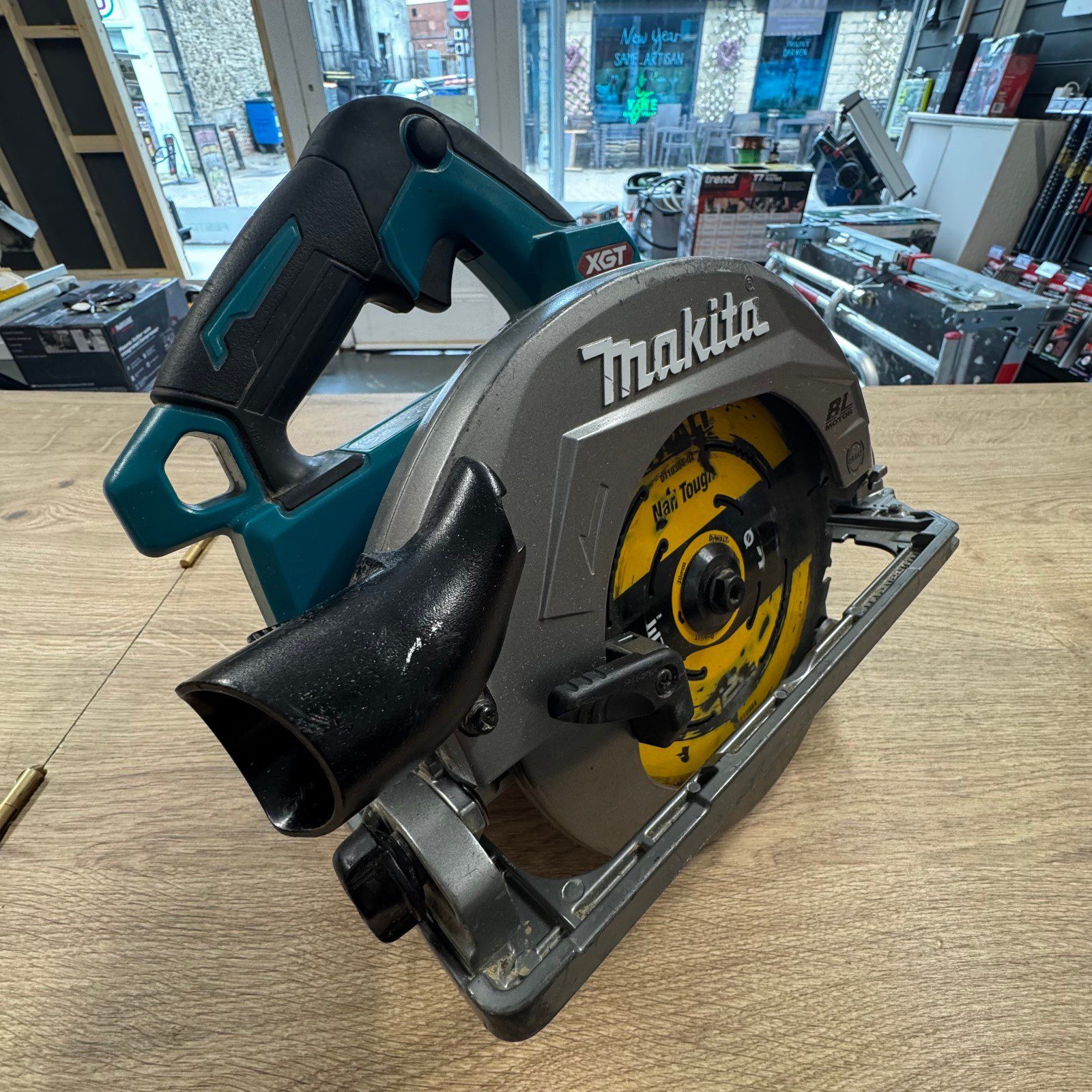 Makita HS004G XGT 40V Max Circular Saw Brushless Bare Unit Used - Image 6