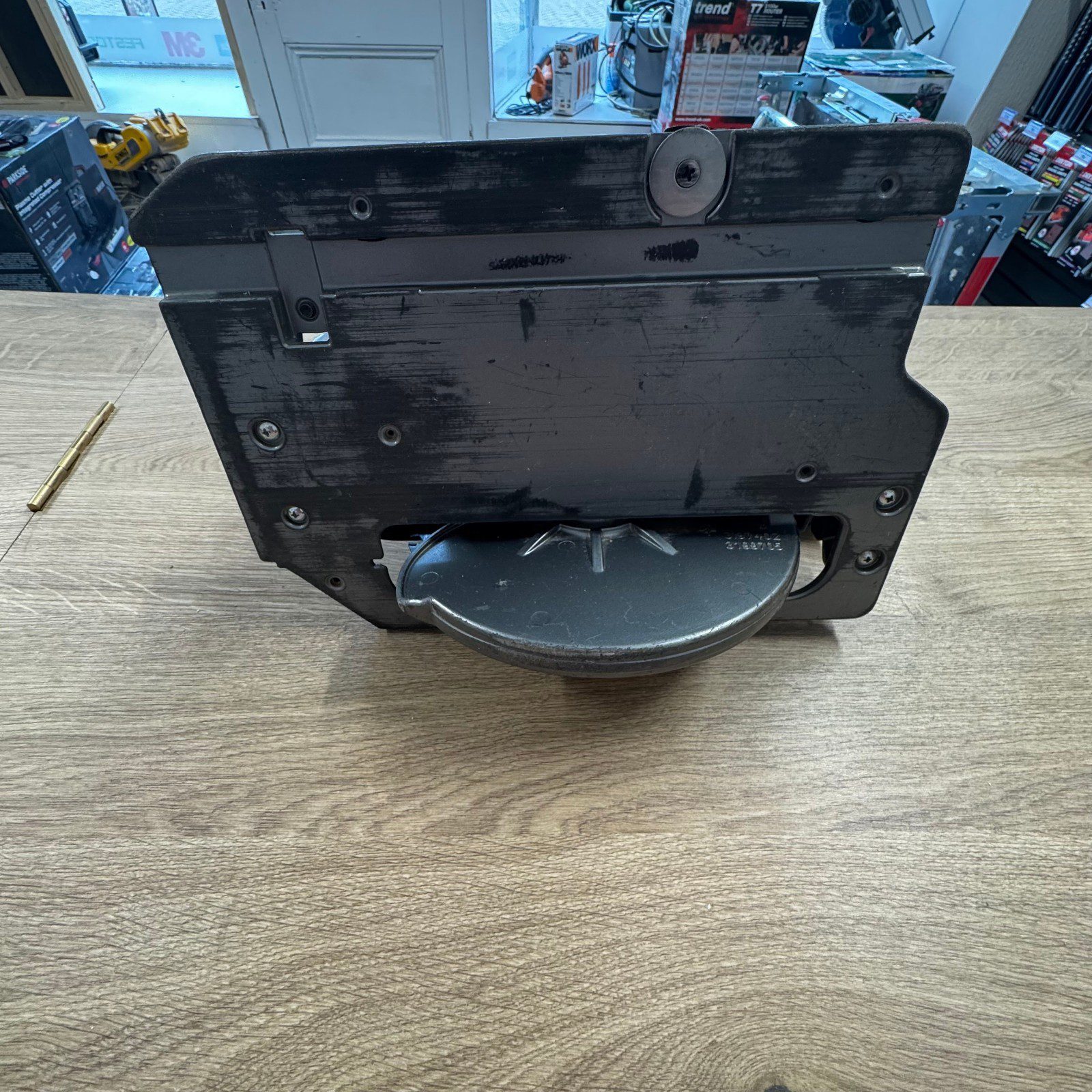 Makita HS004G XGT 40V Max Circular Saw Brushless Bare Unit Used - Image 9