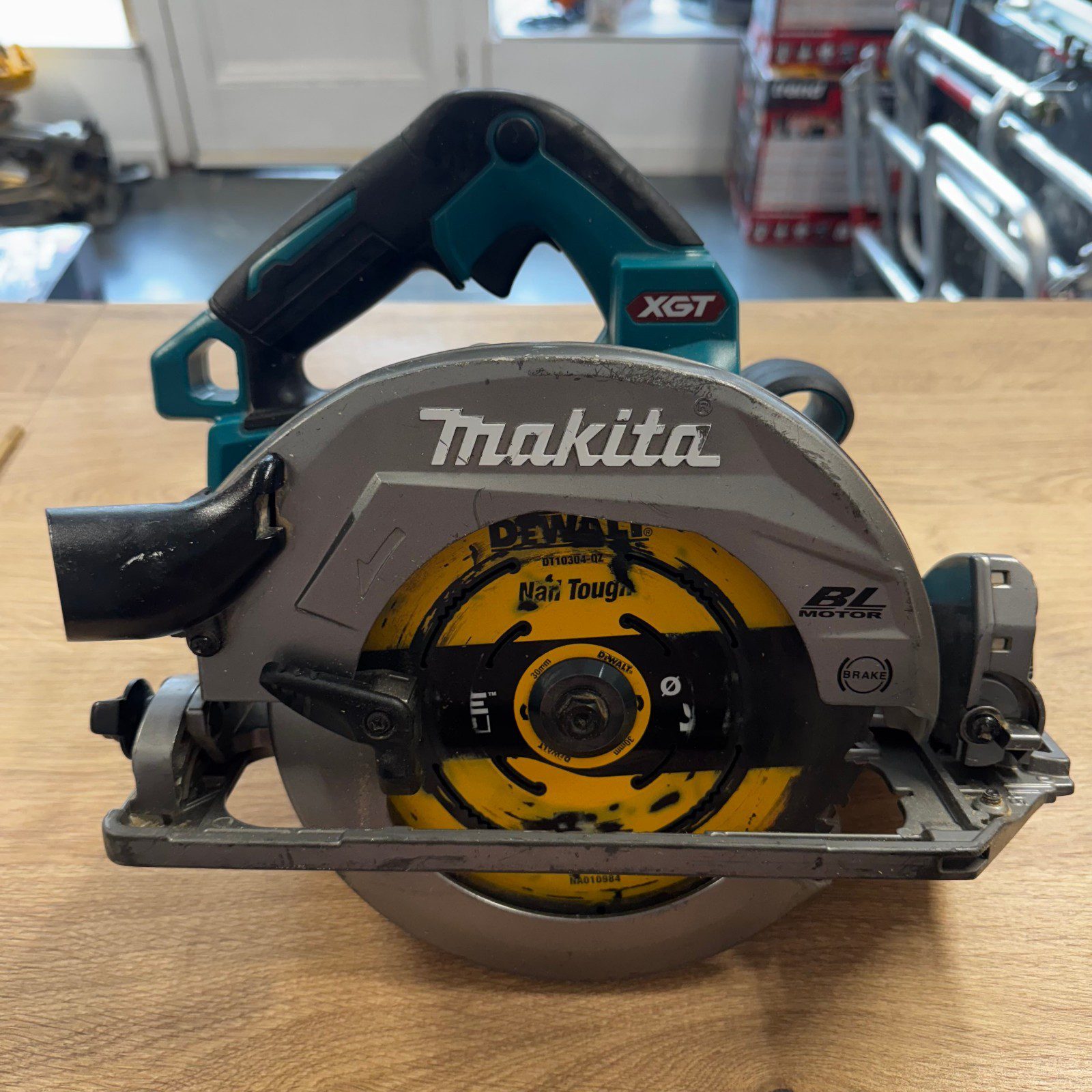 Makita HS004G XGT 40V Max Circular Saw Brushless Bare Unit Used - Image 13