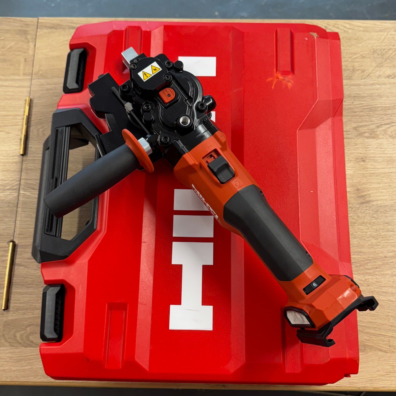 Hilti NRC 6-22 Cordless Rebar Cutter 22V Body Only With Case Used - Image 1