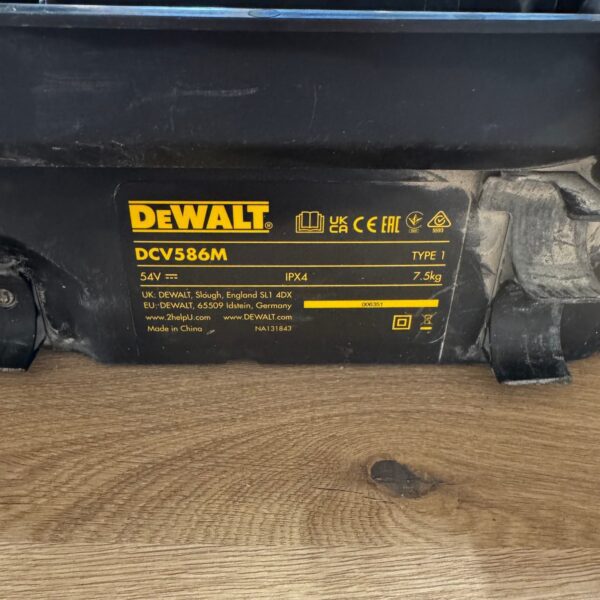 DeWalt DCV586M 54V FlexVolt Dust Extractor M Class Mains Cordless Tool Only with battery and charger Used
