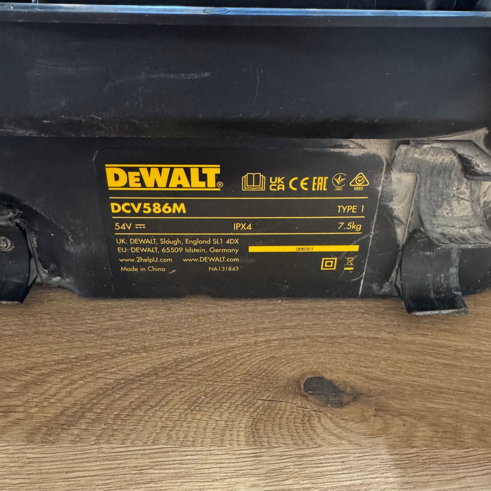 DeWalt DCV586M 54V FlexVolt Dust Extractor M Class Mains Cordless Tool Only with battery and charger Used - Image 4