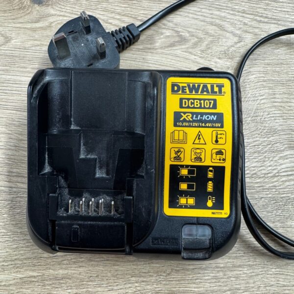 DeWalt DCB107 XR Li-Ion Battery Charger 10.8V 12V 14.4V 18V Used