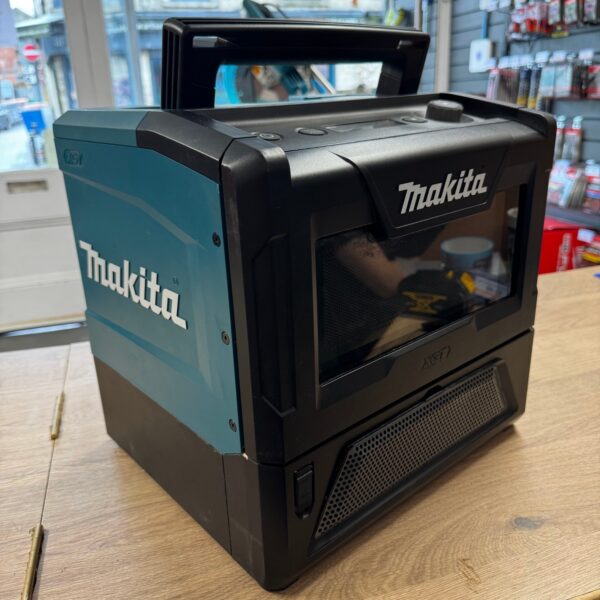 Makita MW001G Cordless Microwave XGT 40V Max Jobsite Microwave Body Only Tool
