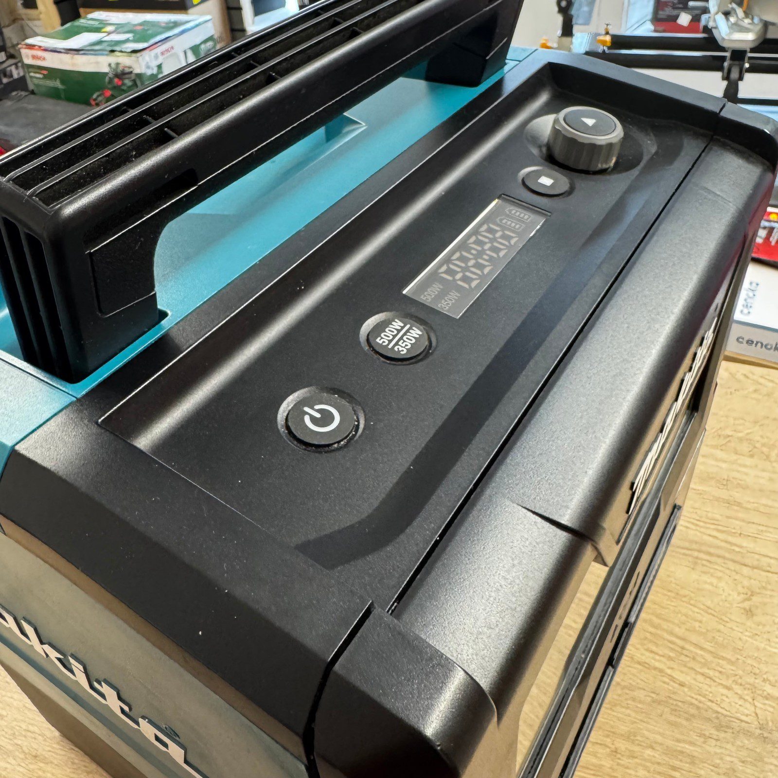 Makita MW001G Cordless Microwave XGT 40V Max Jobsite Microwave Body Only Tool - Image 4