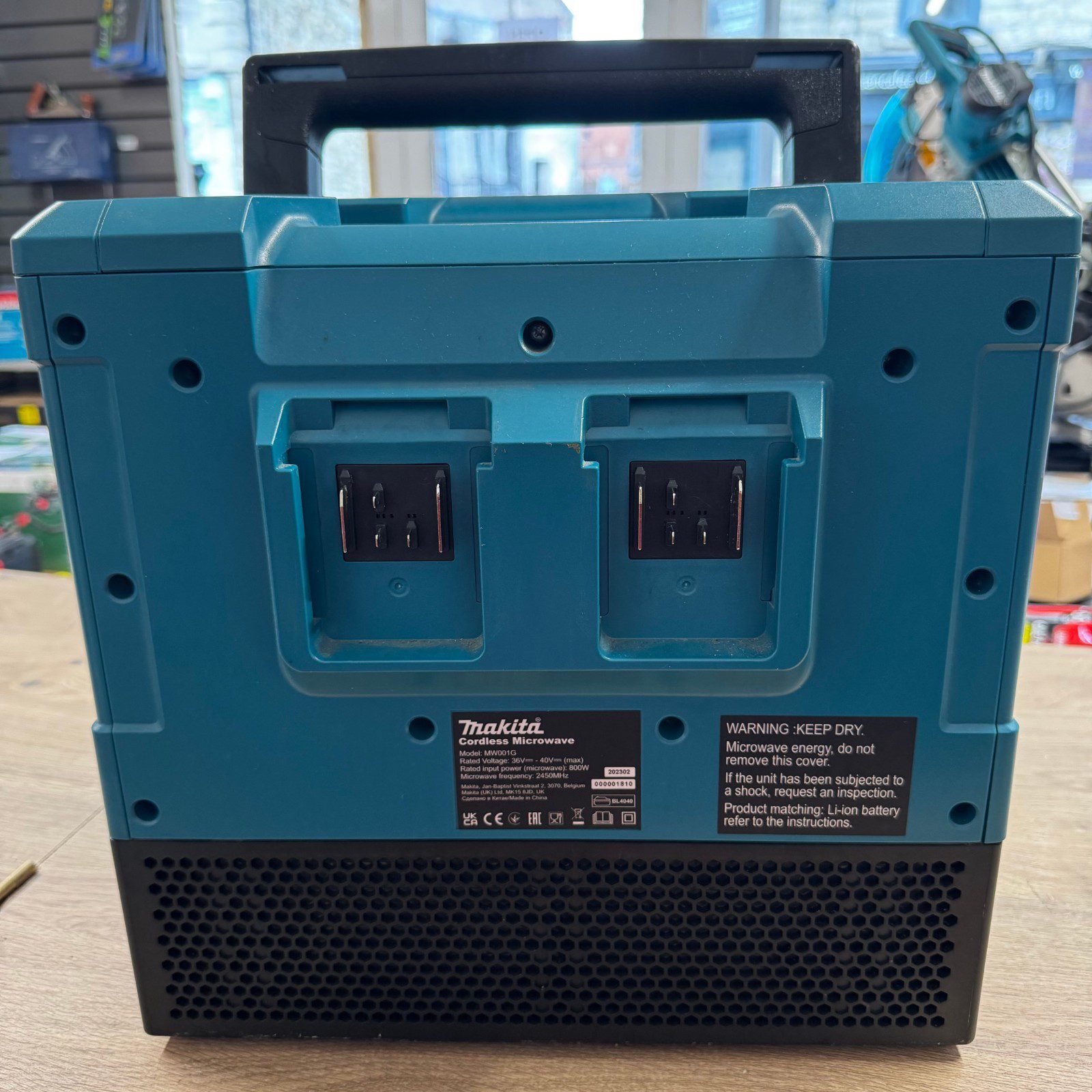 Makita MW001G Cordless Microwave XGT 40V Max Jobsite Microwave Body Only Tool - Image 7