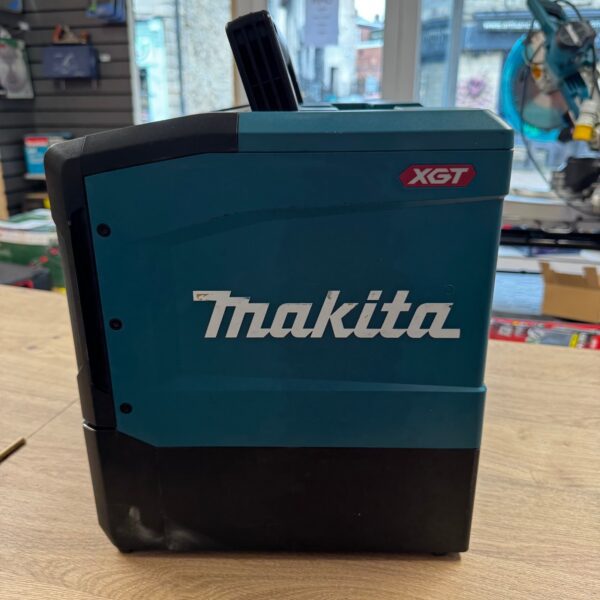 Makita MW001G Cordless Microwave XGT 40V Max Jobsite Microwave Body Only Tool