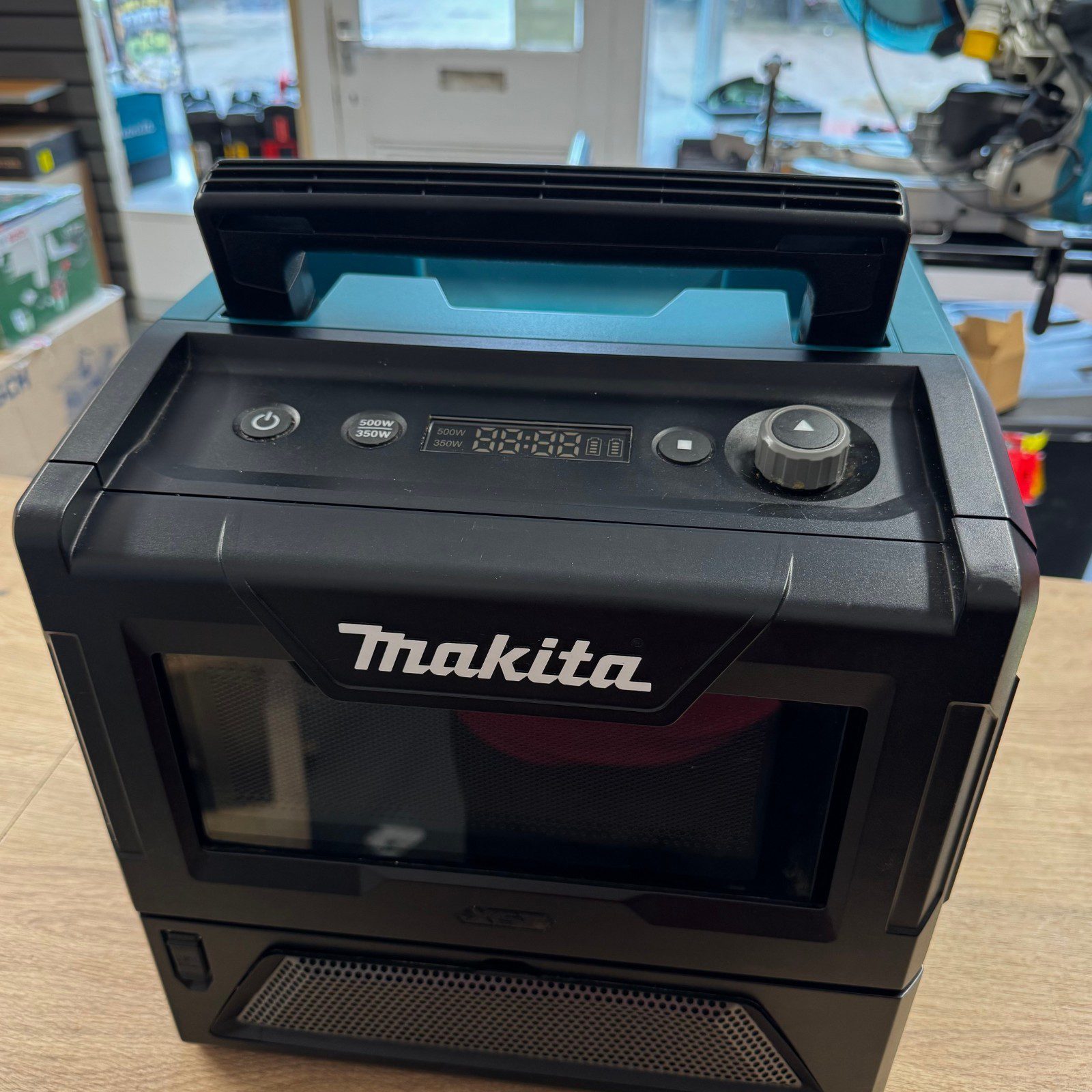 Makita MW001G Cordless Microwave XGT 40V Max Jobsite Microwave Body Only Tool - Image 10