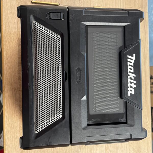 Makita MW001G Cordless Microwave XGT 40V Max Jobsite Microwave Body Only Tool