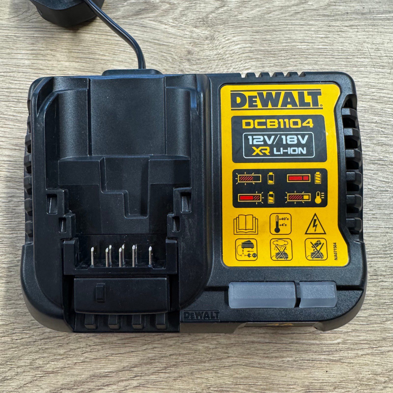 DeWalt DCB1104 Battery Charger 12V 18V XR Li-Ion Fast Charger - Image 2
