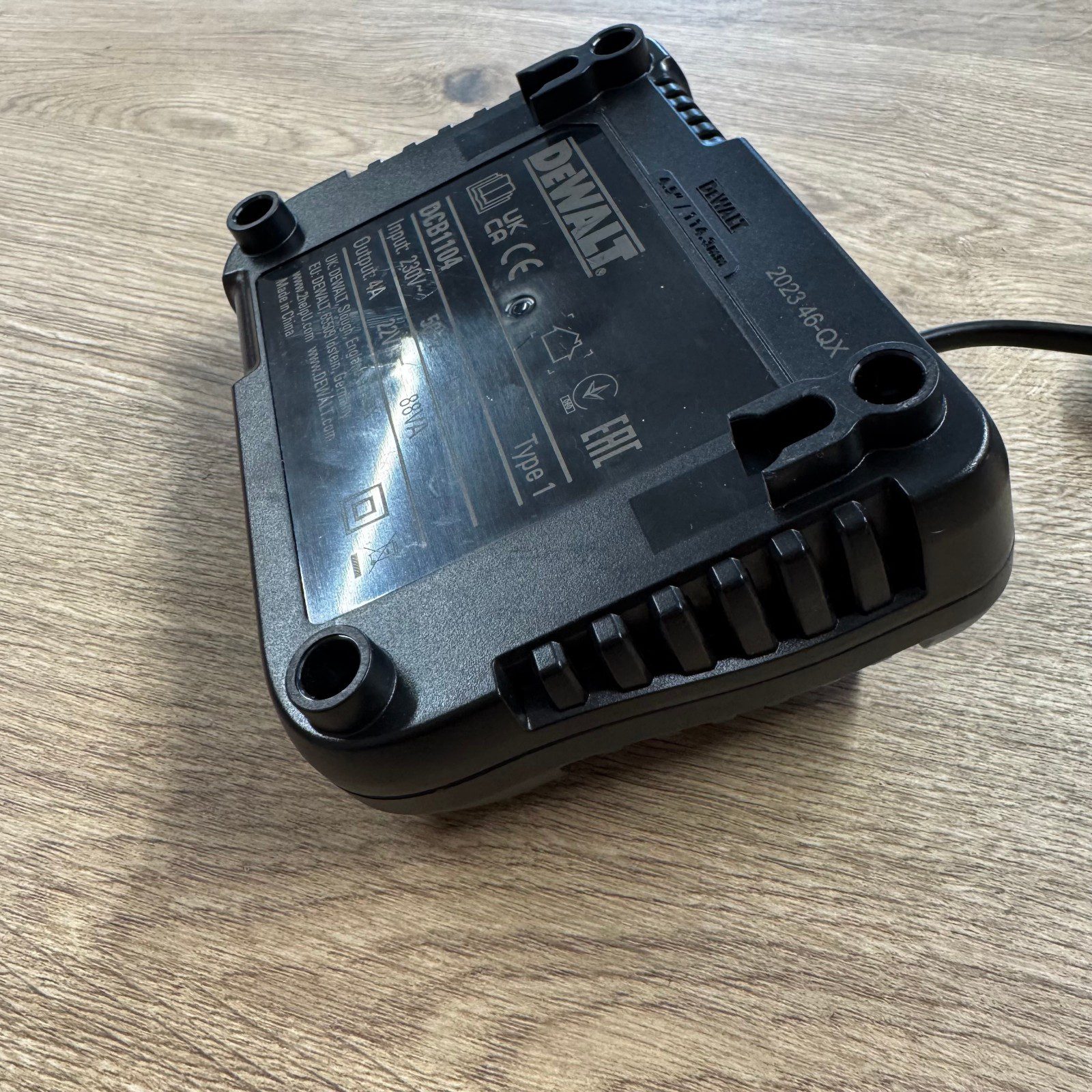 DeWalt DCB1104 Battery Charger 12V 18V XR Li-Ion Fast Charger - Image 3