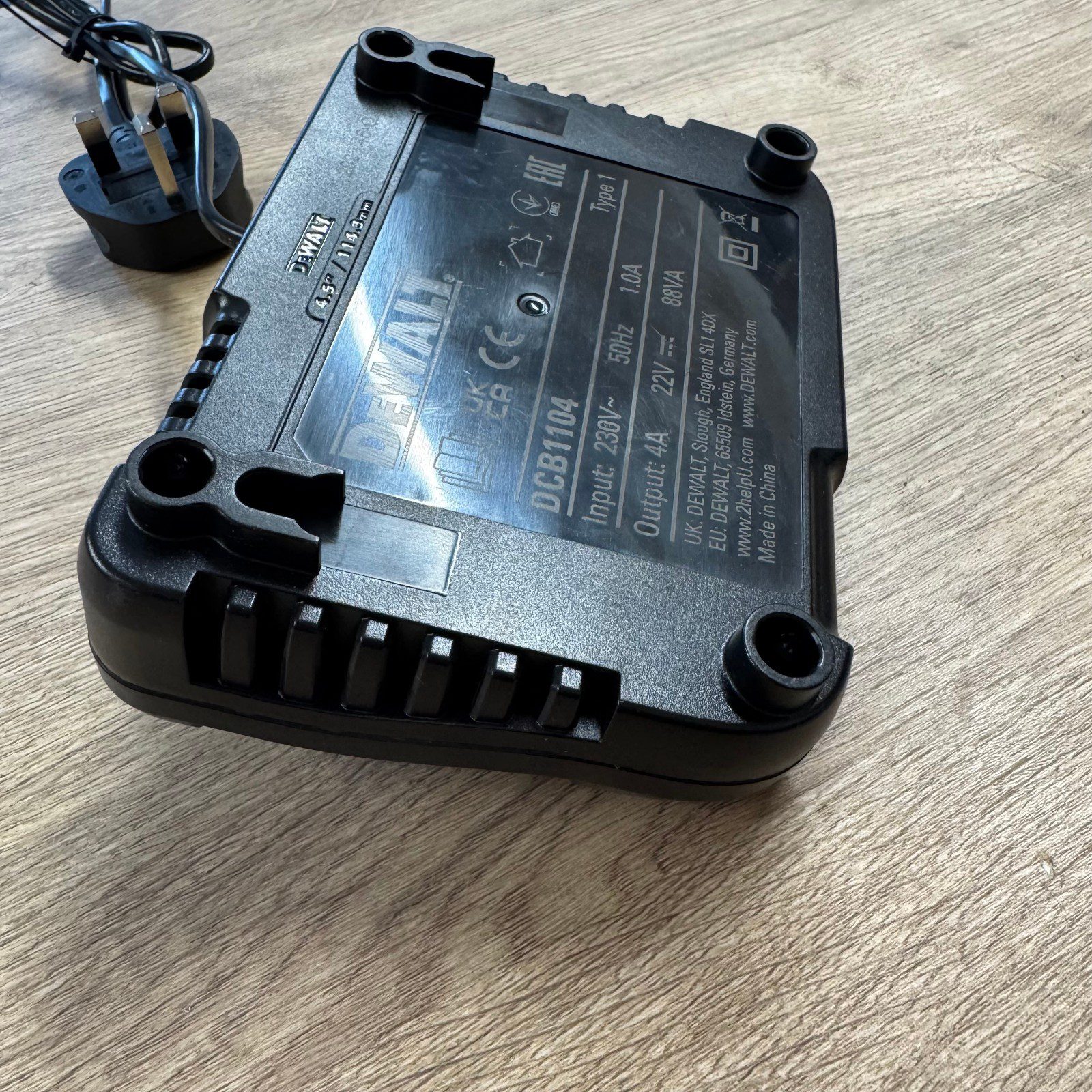 DeWalt DCB1104 Battery Charger 12V 18V XR Li-Ion Fast Charger - Image 4