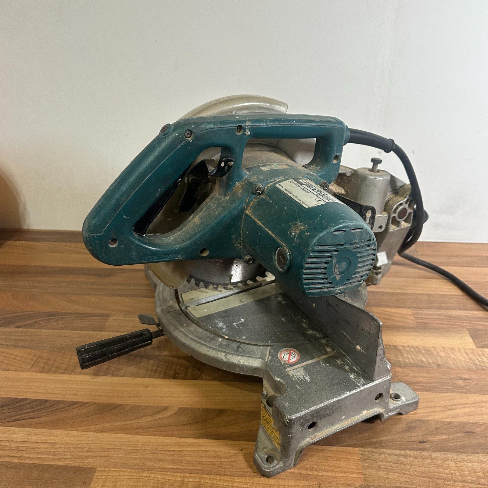 Makita LS1040 Mitre Saw 110V 1650W 255mm Compound Bevel Chop Saw Tool - Image 6