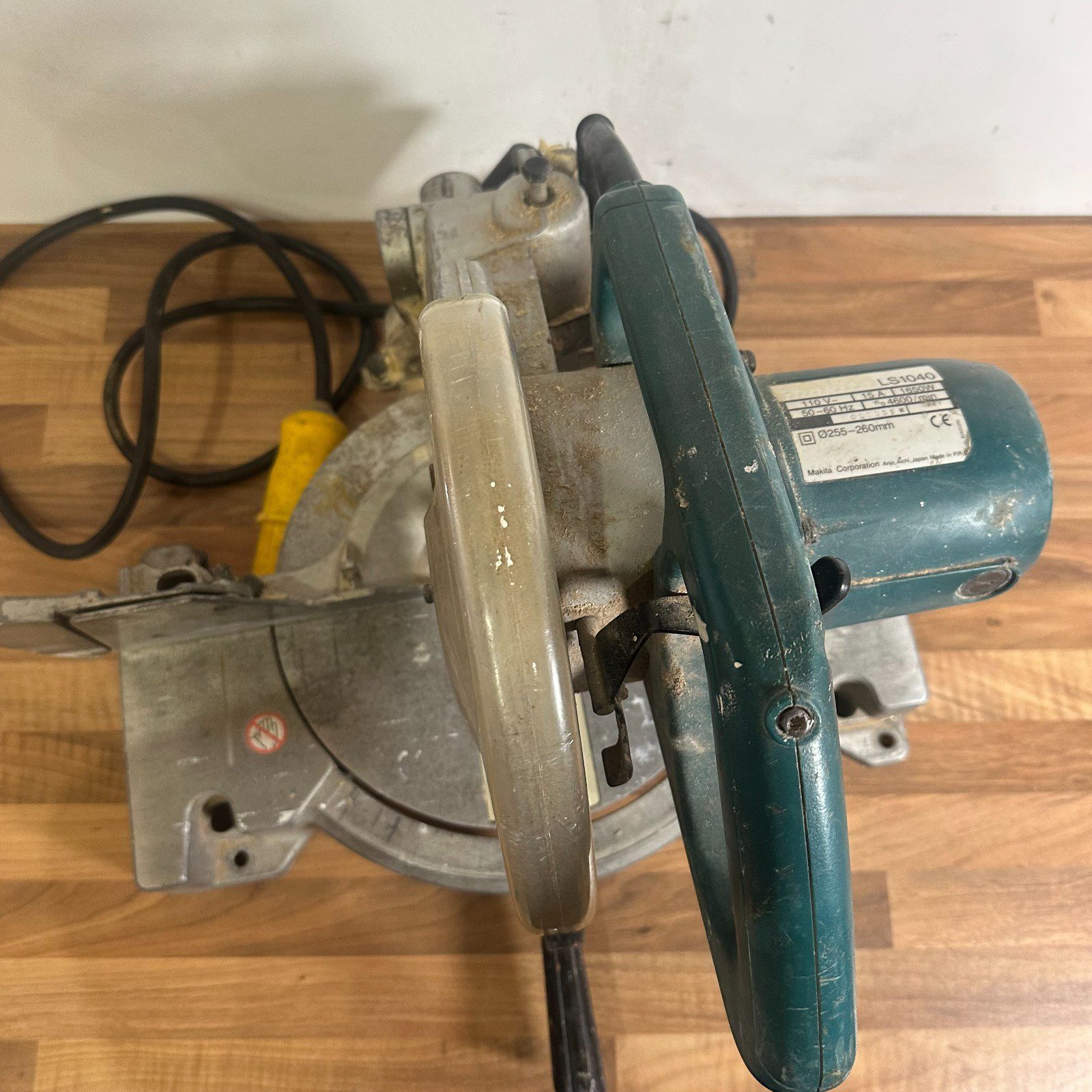 Makita LS1040 Mitre Saw 110V 1650W 255mm Compound Bevel Chop Saw Tool - Image 13