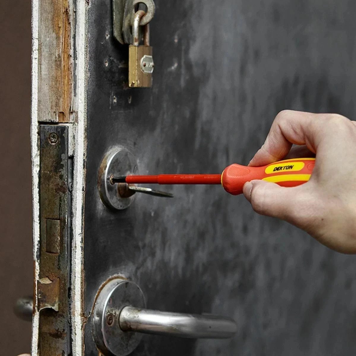 Dekton 6 Piece DT85110 Insulated Screwdriver Set VDE Phillips Flat 1000V - Image 5