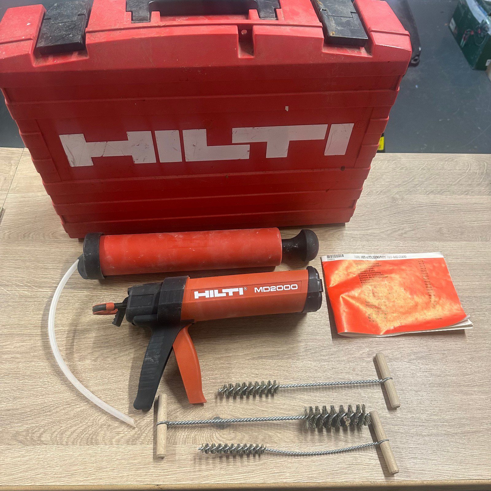 Hilti MD2000 Mortar Gun Dispenser Kit with Case & Brushes Used Tool Set - Image 1