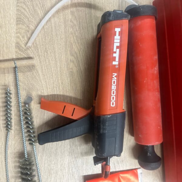 Hilti MD2000 Mortar Gun Dispenser Kit with Case & Brushes Used Tool Set