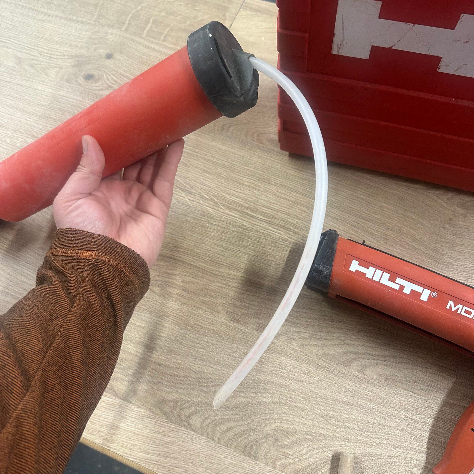 Hilti MD2000 Mortar Gun Dispenser Kit with Case & Brushes Used Tool Set - Image 7