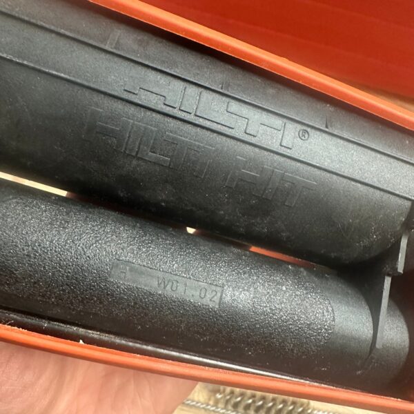 Hilti MD2000 Mortar Gun Dispenser Kit with Case & Brushes Used Tool Set