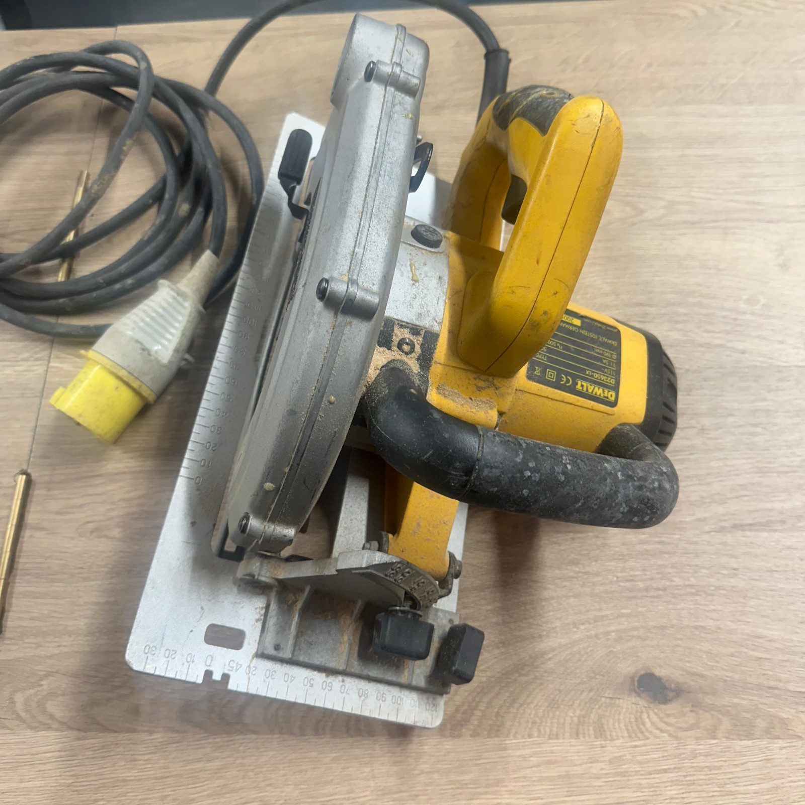DeWalt D23650-LX Circular Saw 190mm 115V 1350W Used Electric Saw - Image 3