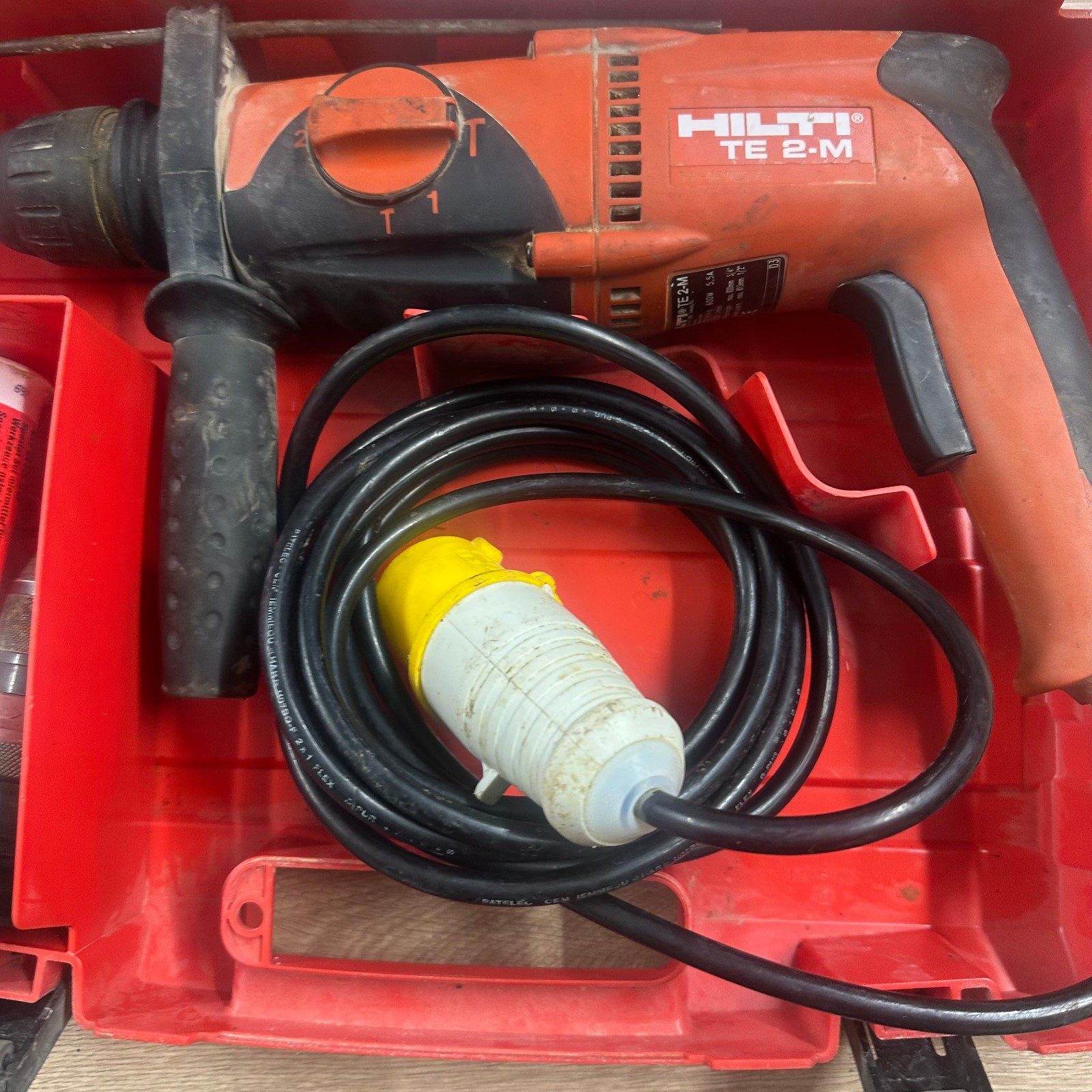 Hilti TE 2-M SDS Plus Rotary Hammer Drill 110V with Case & Side Handle Used - Image 3
