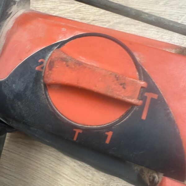 Hilti TE 2-M SDS Plus Rotary Hammer Drill 110V with Case & Side Handle Used